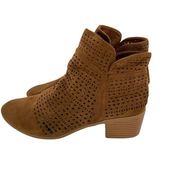 Forever Ankle Booties Women Sz 9 Faux Leather Block Heel Micro Studs Side Zipper - Picture 1 of 5